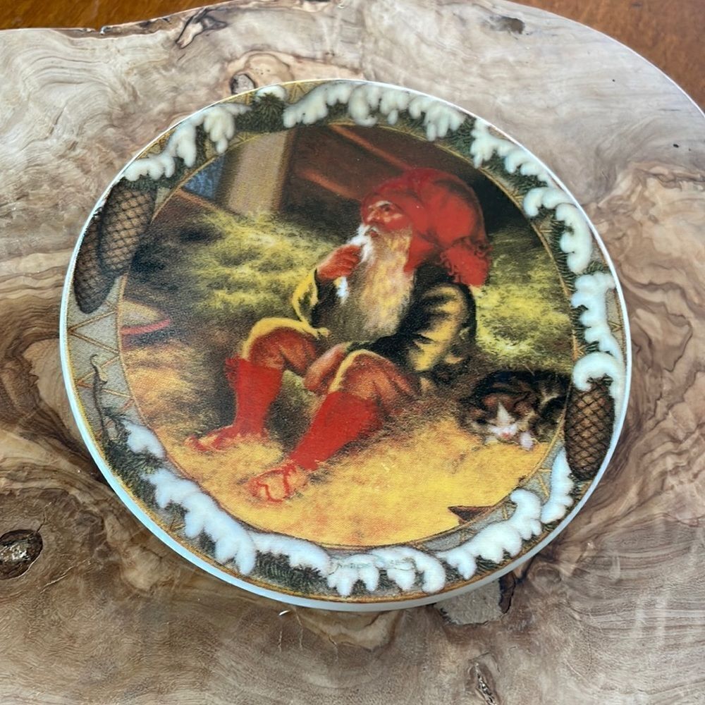 Vintage Arabia Finland Collectible Wall Christmas Plate